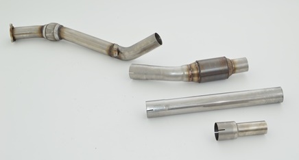 70mm Downpipe mit 200 Zellen Sport-Kat. Audi A4 B5 Frontantrieb